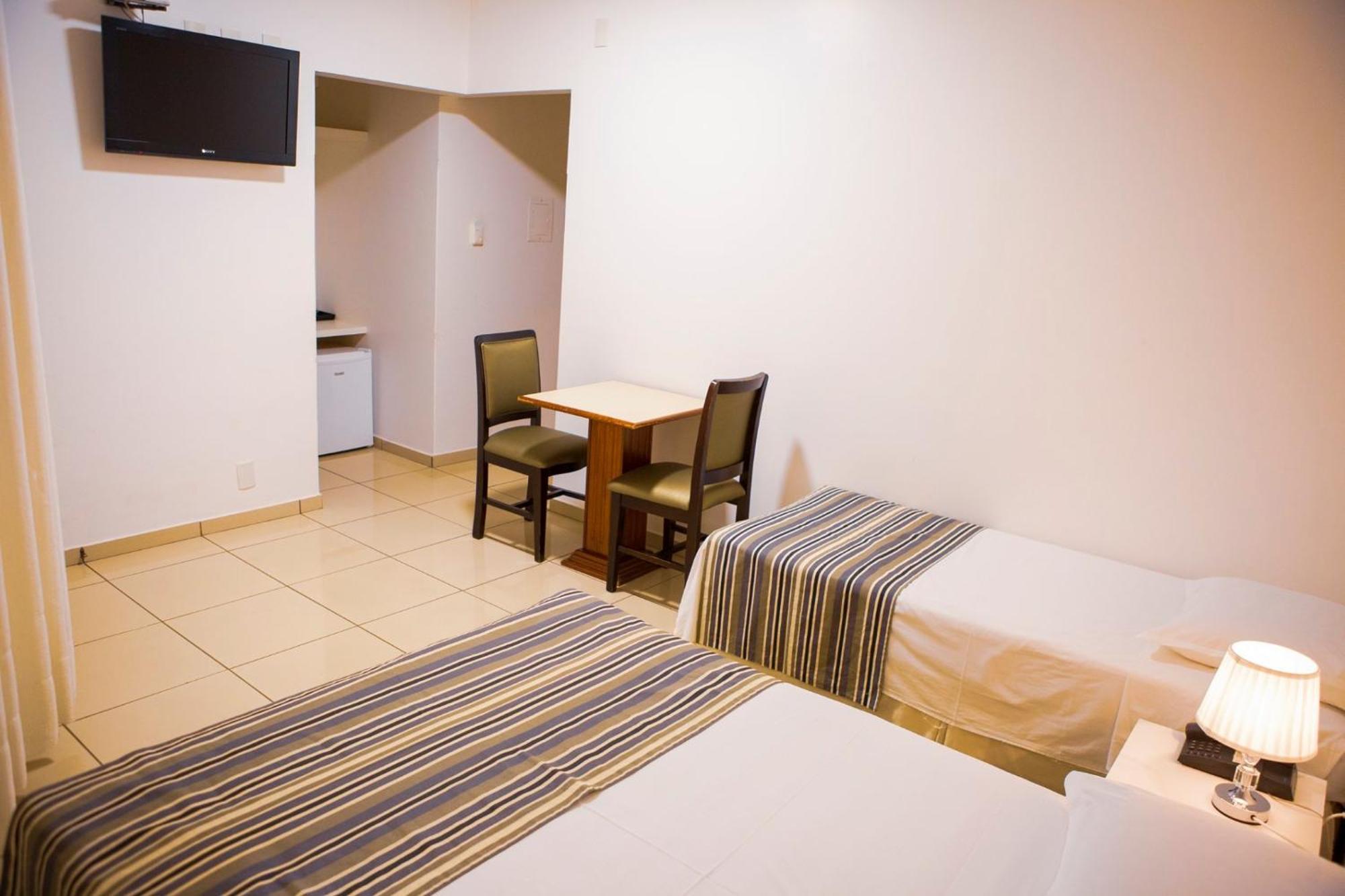 Hz Hotel 帕图斯迪米纳斯 外观 照片