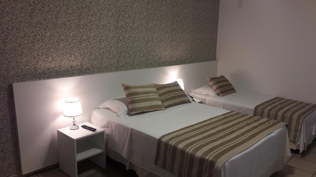 Hz Hotel 帕图斯迪米纳斯 外观 照片